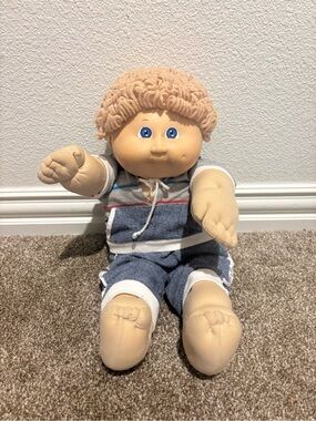 Vintage 1983 Cabbage Patch Kids Boy - Head Mold 3, Tan Loop Yarn Hair, Blue Eyes